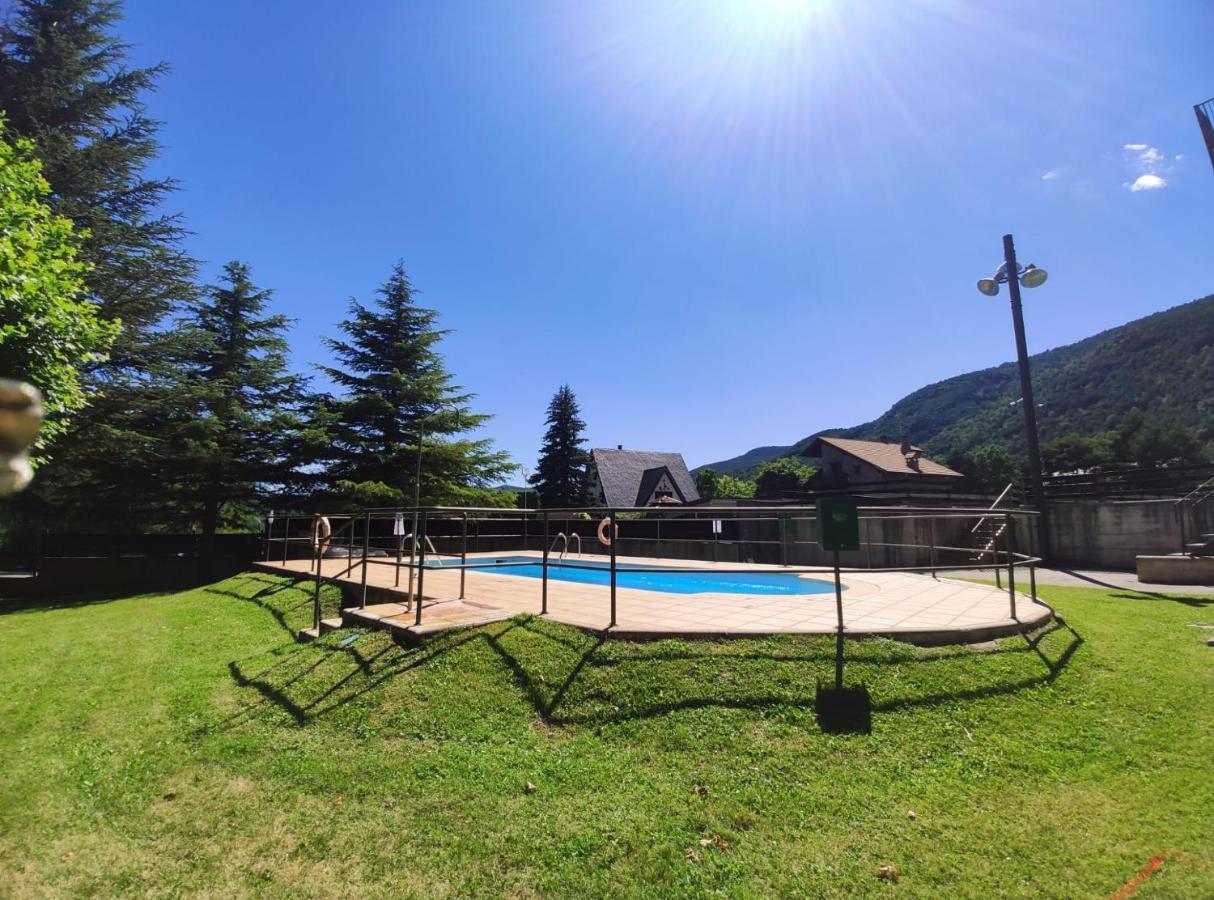 Apartamento Montes De Villanúa Εξωτερικό φωτογραφία